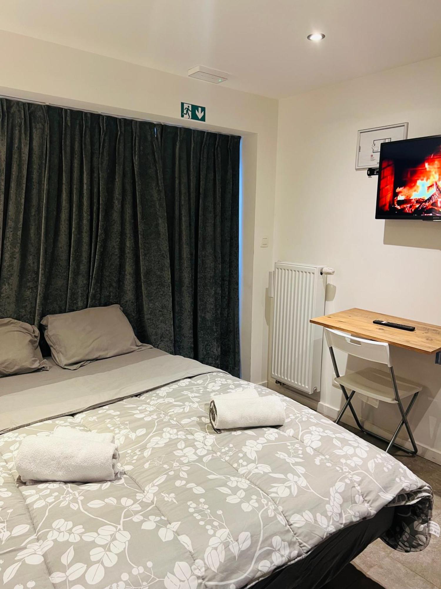Hotel Cosy Arrondissement di Malines Esterno foto